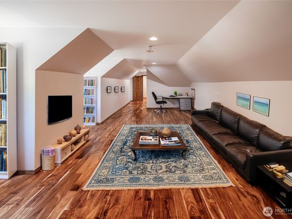 18109 236th Avenue NE, Woodinville WA 98077