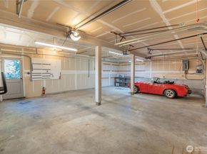 18109 236th Avenue NE, Woodinville WA 98077