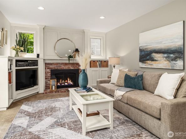 18232 SE 43rd Court, Issaquah WA 98027