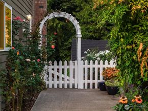 18232 SE 43rd Court, Issaquah WA 98027