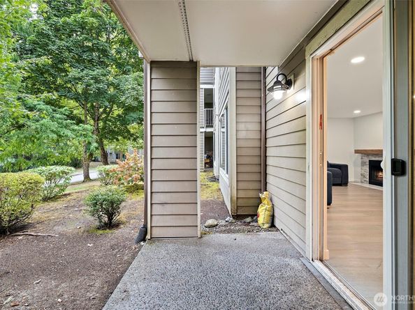 200 Mountain Park Blvd SW SW A103, Issaquah WA 98027