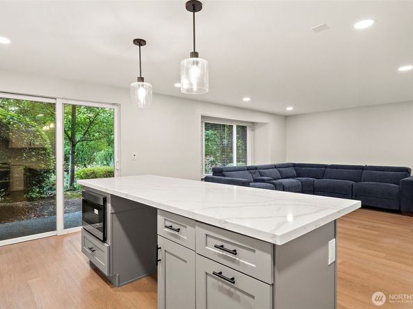 200 Mountain Park Blvd SW SW A103, Issaquah WA 98027