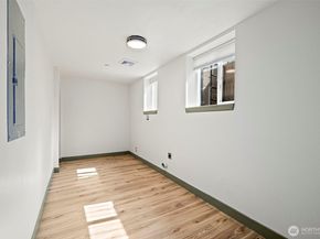 1008 E Guiberson Street, Kent WA 98030