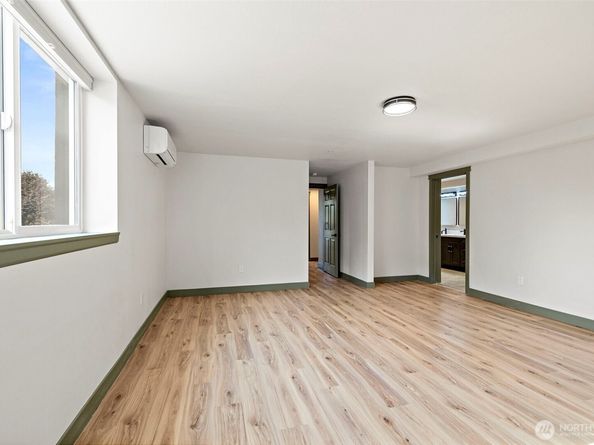 1008 E Guiberson Street, Kent WA 98030