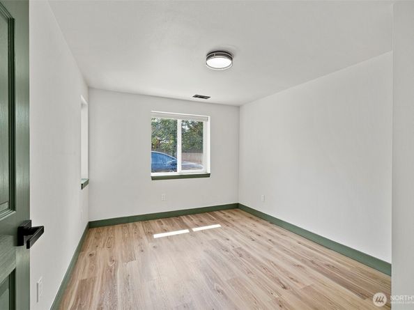 1008 E Guiberson Street, Kent WA 98030