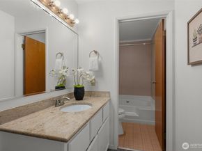 412 10th Street B202, Kirkland WA 98033