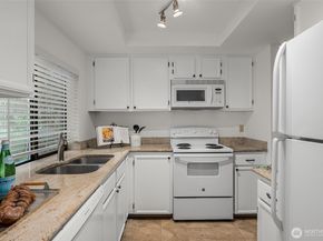 412 10th Street B202, Kirkland WA 98033