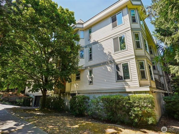 2152 N 112th Street 408, Seattle WA 98133