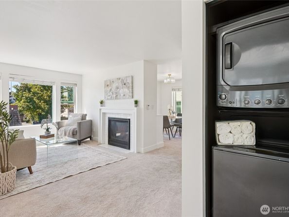 2152 N 112th Street 408, Seattle WA 98133