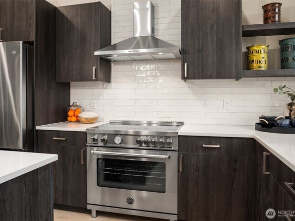 8823 Ashworth Avenue N, Seattle WA 98103