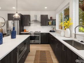 8823 Ashworth Avenue N, Seattle WA 98103