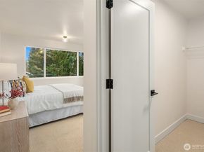 8823 Ashworth Avenue N, Seattle WA 98103