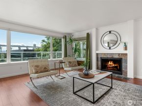 617 W Mercer Place 202, Seattle WA 98119