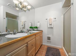617 W Mercer Place 202, Seattle WA 98119