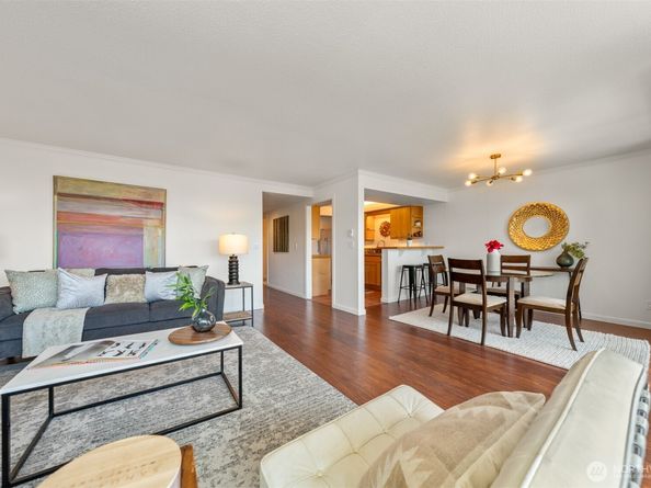 617 W Mercer Place 202, Seattle WA 98119