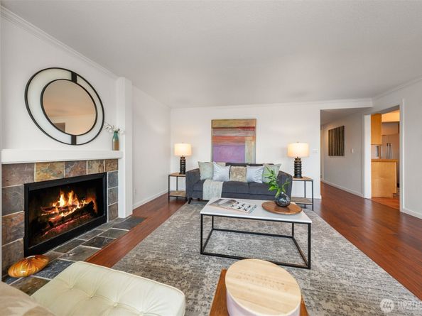 617 W Mercer Place 202, Seattle WA 98119