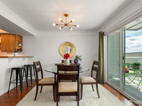 617 W Mercer Place 202, Seattle WA 98119