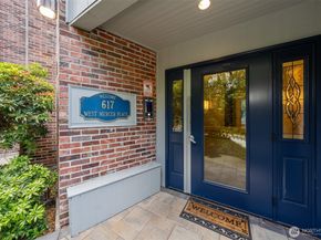 617 W Mercer Place 202, Seattle WA 98119