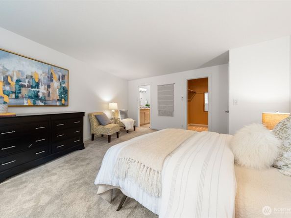 617 W Mercer Place 202, Seattle WA 98119