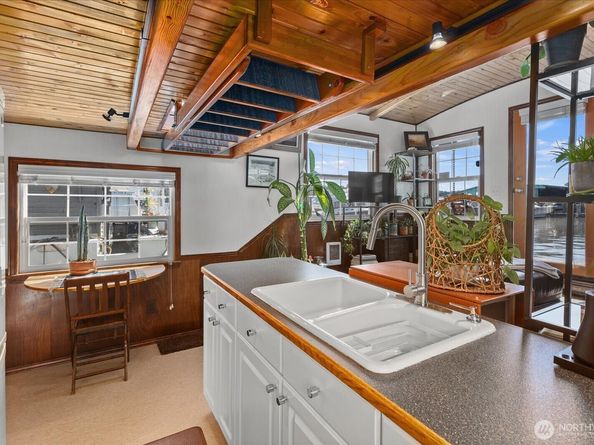 1900 Westlake Avenue N B11, Seattle WA 98109