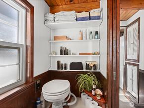 1900 Westlake Avenue N B11, Seattle WA 98109