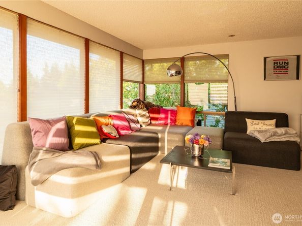 14201 SE 45th Street, Bellevue WA 98006