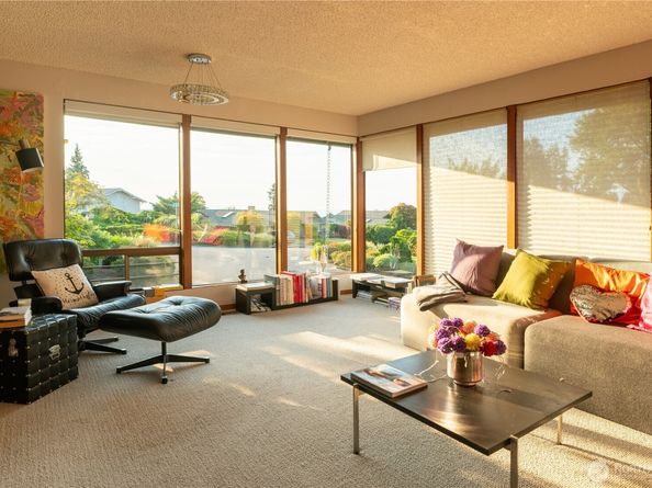 14201 SE 45th Street, Bellevue WA 98006
