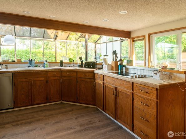 14201 SE 45th Street, Bellevue WA 98006