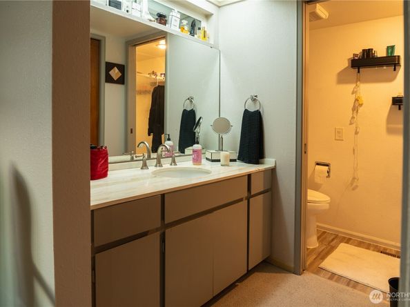 14201 SE 45th Street, Bellevue WA 98006