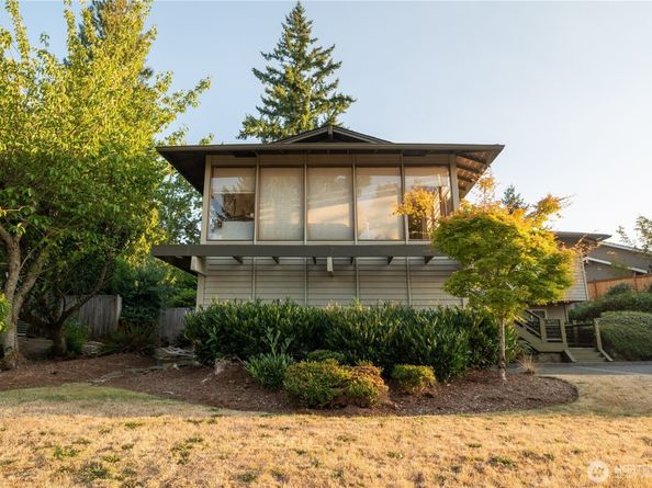 14201 SE 45th Street, Bellevue WA 98006