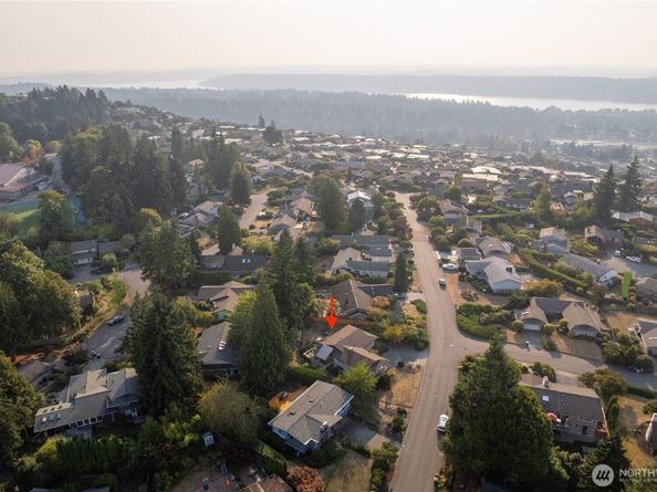 14201 SE 45th Street, Bellevue WA 98006