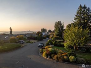 14201 SE 45th Street, Bellevue WA 98006