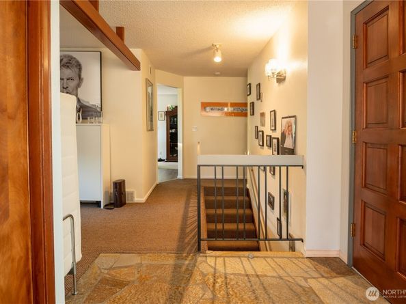 14201 SE 45th Street, Bellevue WA 98006