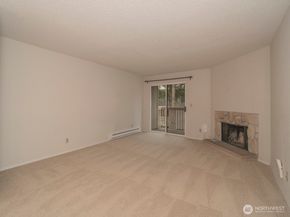 14527 NE 40th Street G204, Bellevue WA 98007