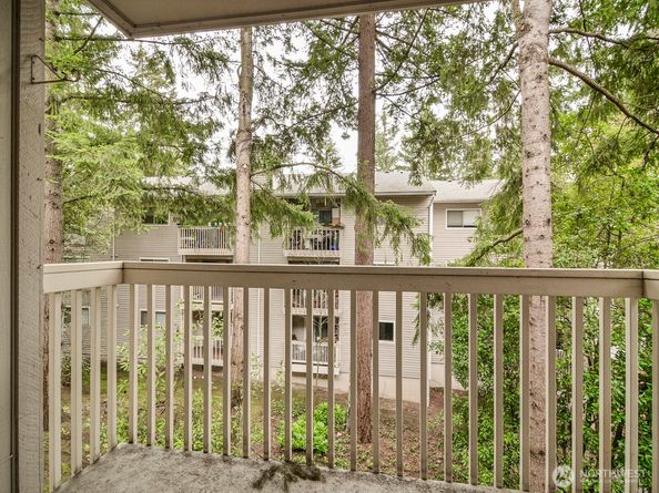 14527 NE 40th Street G204, Bellevue WA 98007