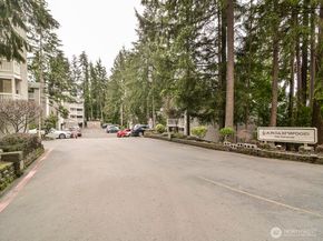 14527 NE 40th Street G204, Bellevue WA 98007