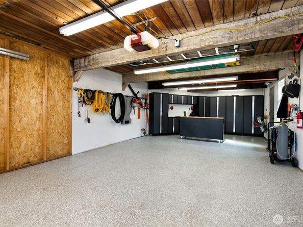 15220 9th Avenue SW, Burien WA 98166