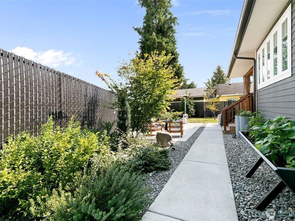 15220 9th Avenue SW, Burien WA 98166