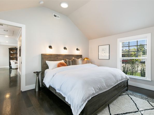 15220 9th Avenue SW, Burien WA 98166
