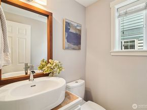 6562 5th Avenue NE C, Seattle WA 98115