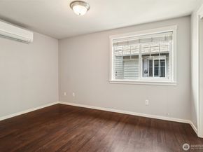 6562 5th Avenue NE C, Seattle WA 98115
