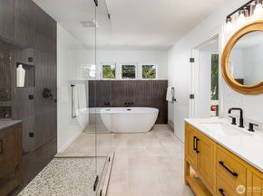 12033 40th Avenue NE A, Seattle WA 98125