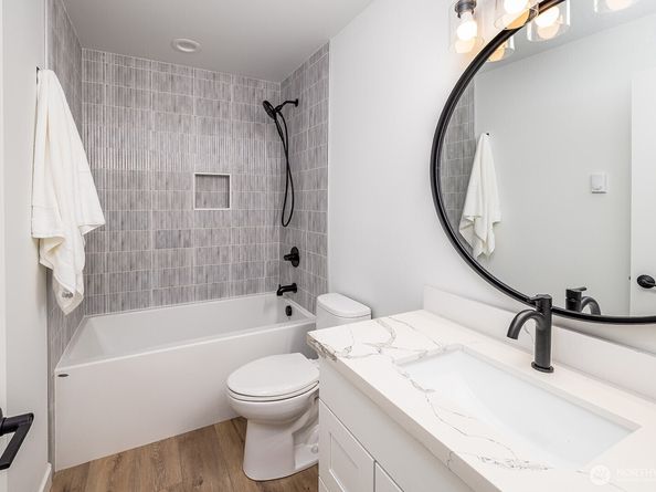12033 40th Avenue NE A, Seattle WA 98125