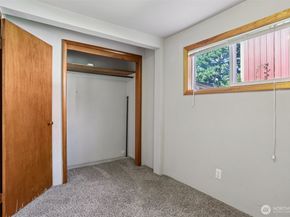1217 NE 184th Street, Shoreline WA 98155