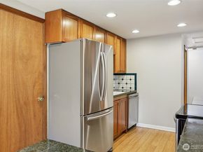 1217 NE 184th Street, Shoreline WA 98155