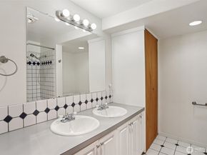 1217 NE 184th Street, Shoreline WA 98155