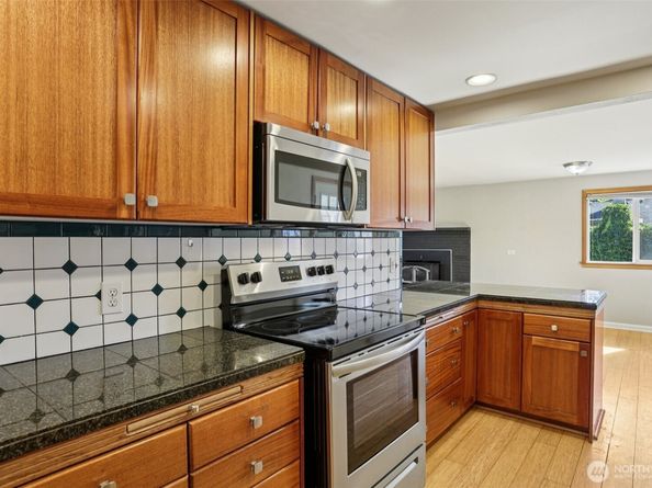 1217 NE 184th Street, Shoreline WA 98155