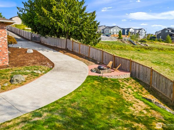 4220 59th Drive NE, Marysville WA 98270