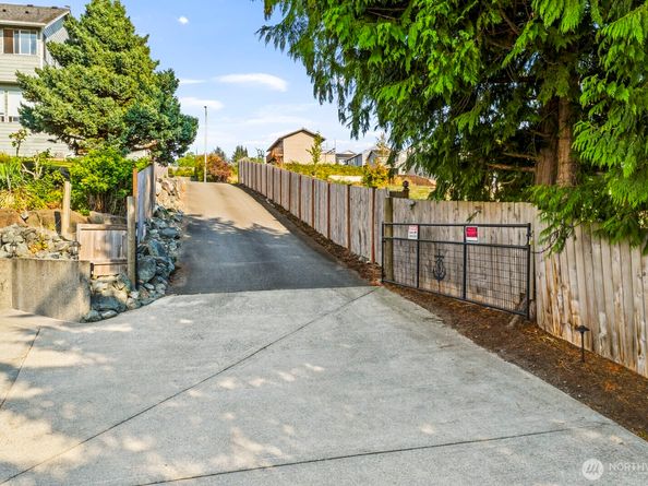 4220 59th Drive NE, Marysville WA 98270