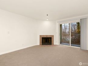 975 Aberdeen Avenue NE D203, Renton WA 98056